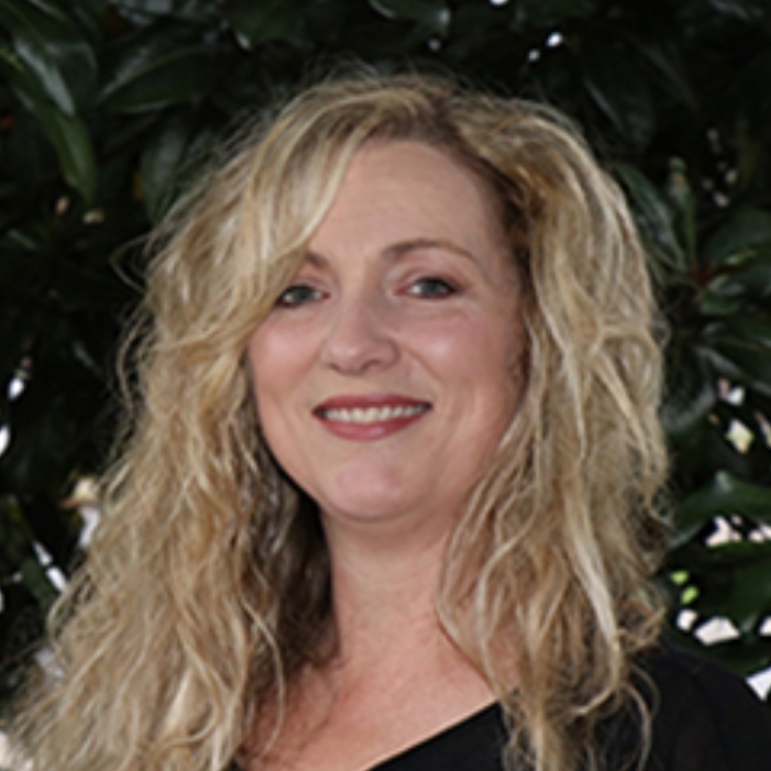 headshot of Becky McNeil